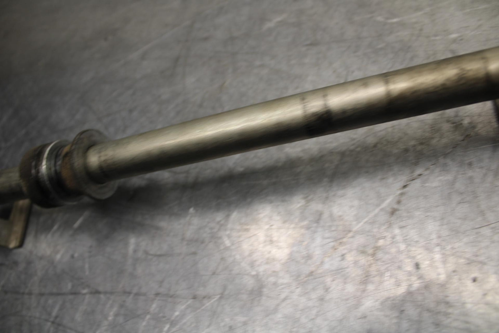 07-12 SUZUKI BANDIT GSF 650 F GSX650F REAR AXLE WHEEL RIM PIVOT BOLT AXEL  BB90