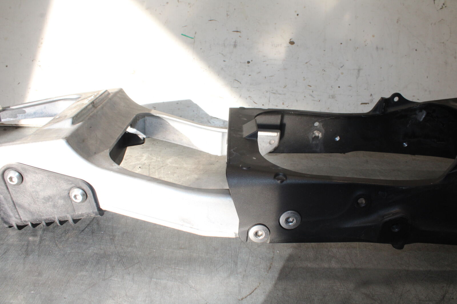 09-12 KAWASAKI NINJA ZX6R REAR SUBFRAME BACK SUB FRAME 32160-0399 BB698