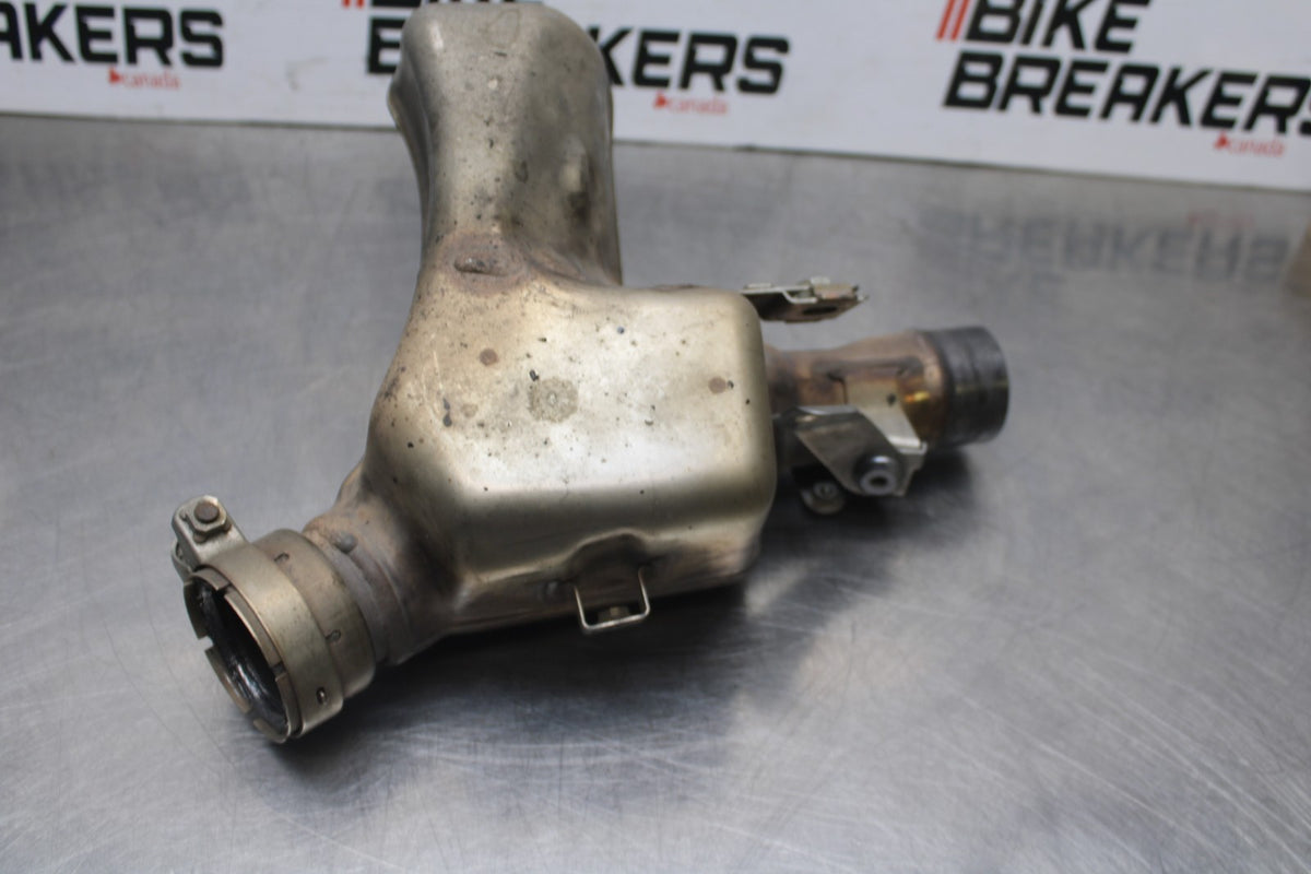 13-18 KAWASAKI NINJA ZX6R EXHAUST MIDPIPE MID MIDDLE PIPE BB735