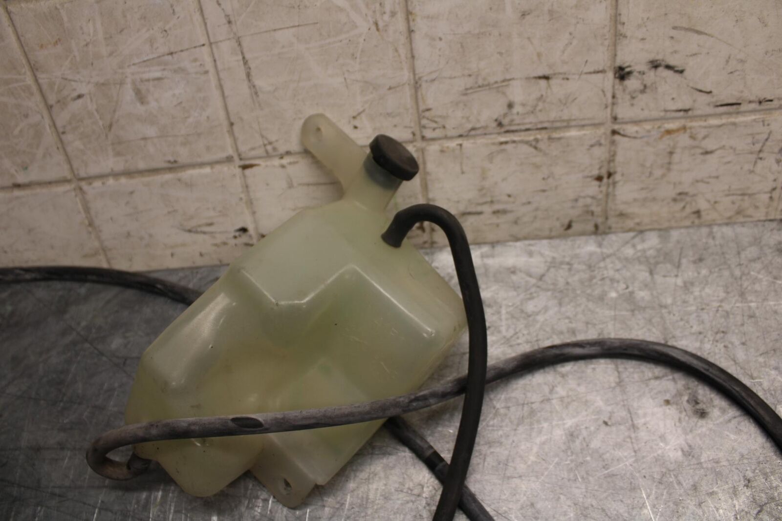 2007 Suzuki Boulevard M50 COOLANT WATER TANK RESERVOIR BOTTLE 17910-48G00 BB537