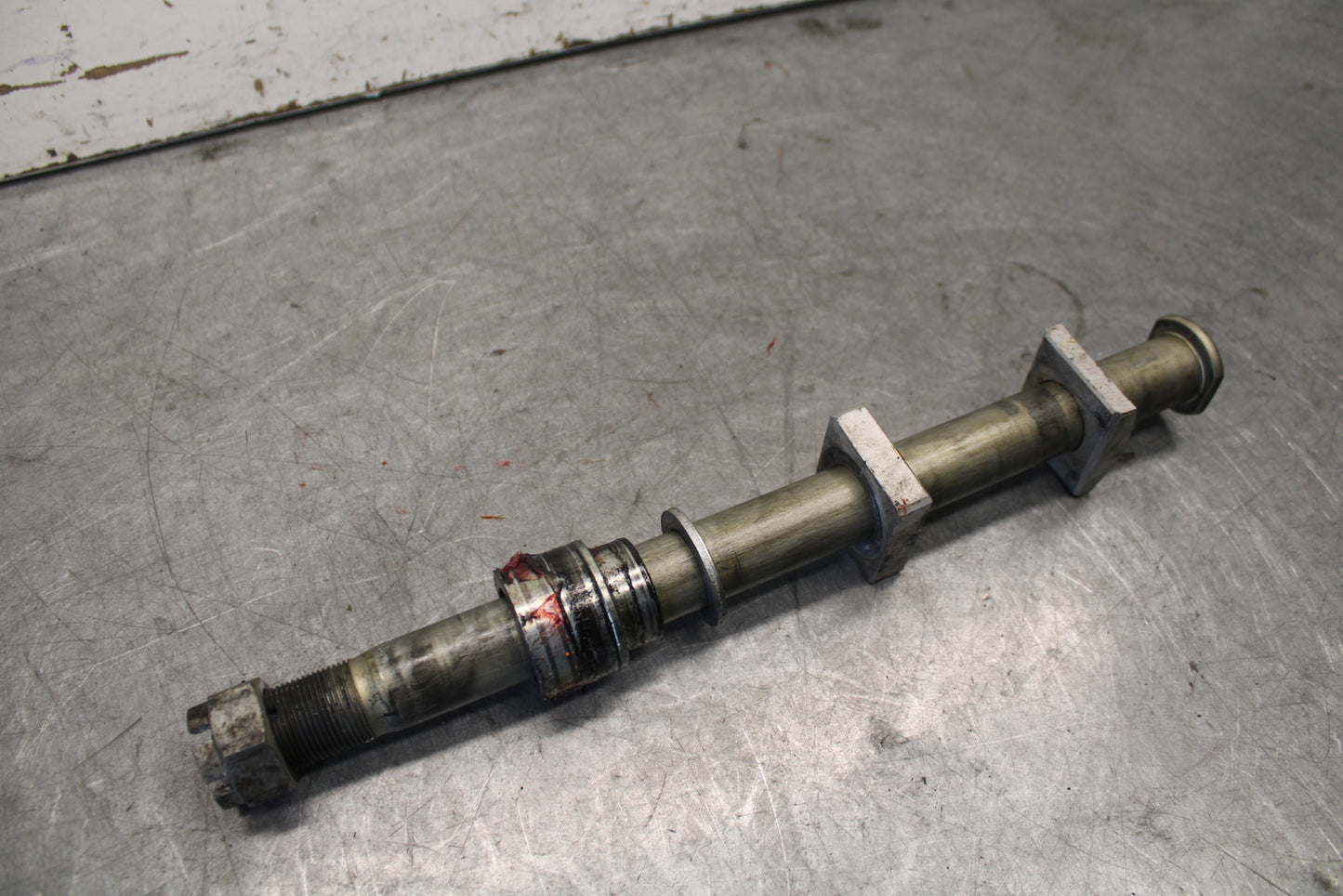 13-18 KAWASAKI NINJA ZX6R REAR AXLE BACK WHEEL RIM PIVOT BOLT AXEL BB682