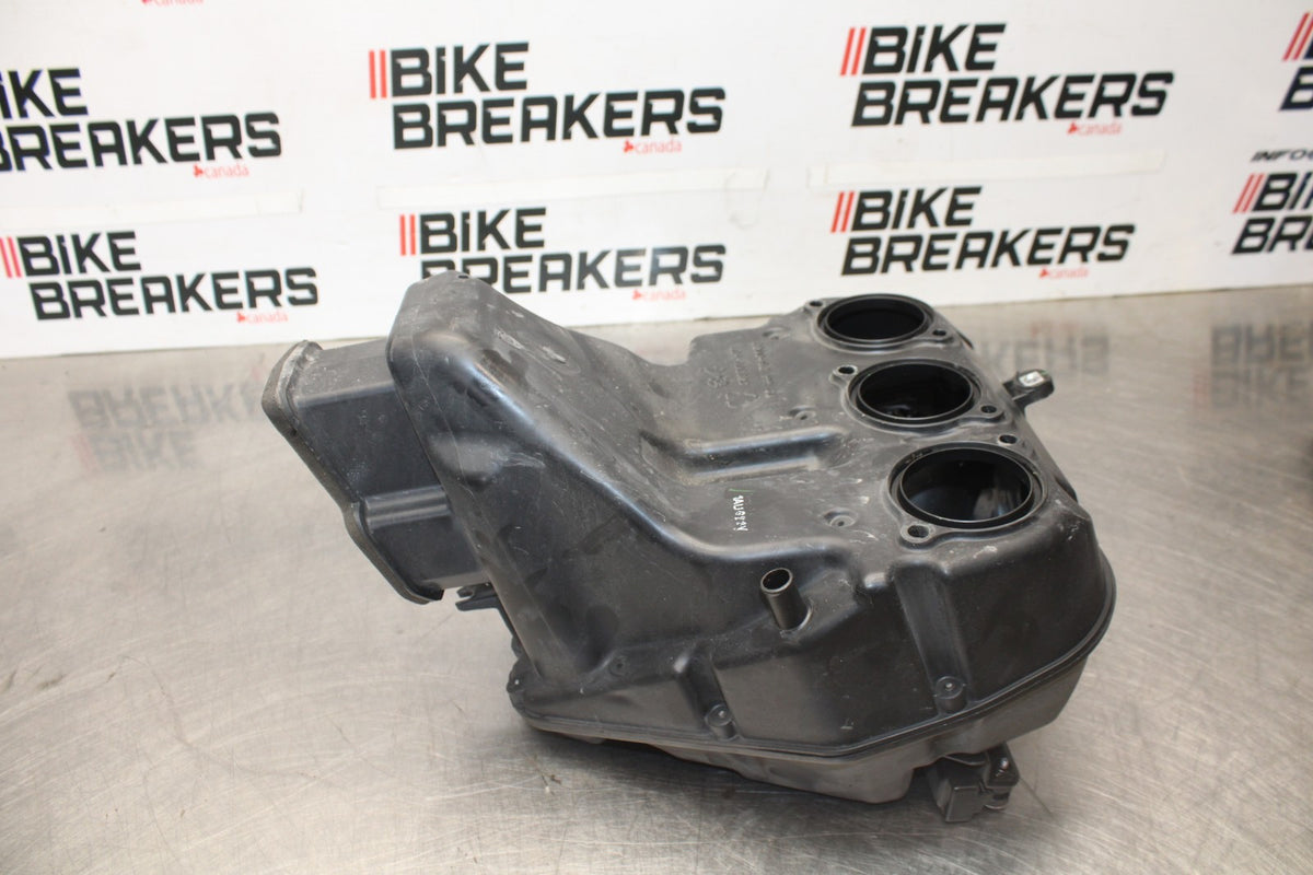 12 TRIUMPH STREET TRIPLE R AIRBOX AIR INTAKE FILTER BOX BB914