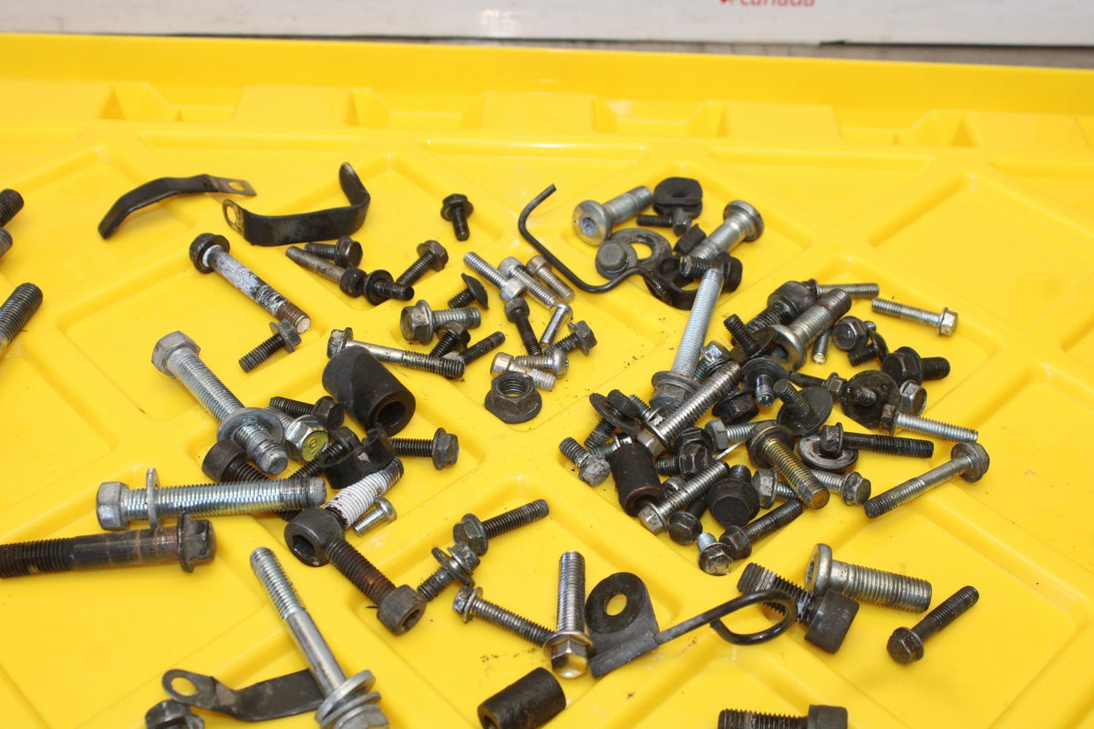 02 KAWASAKI VULCAN 800 VN800B CLASSIC MOUNTING BOLTS HARDWARE BB862