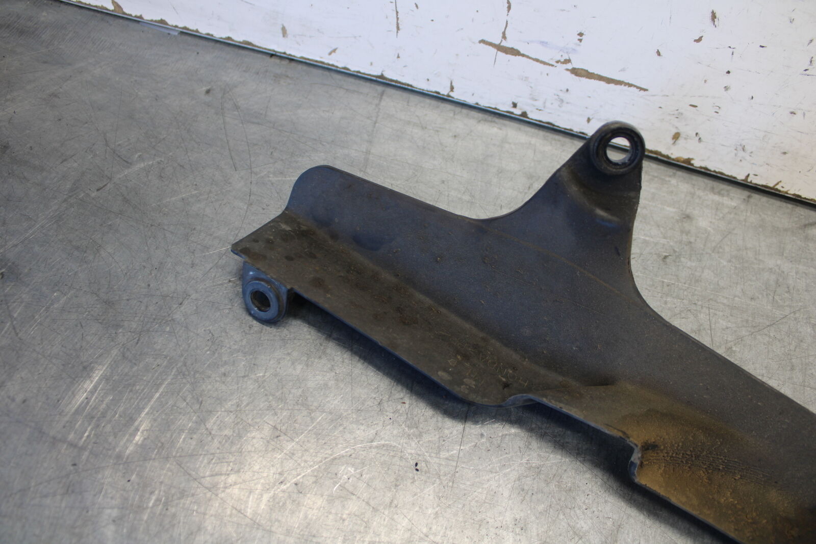 07-12 HONDA CBR600RR REAR BACK DRIVE CHAIN GUARD COVER SHIELD BB672