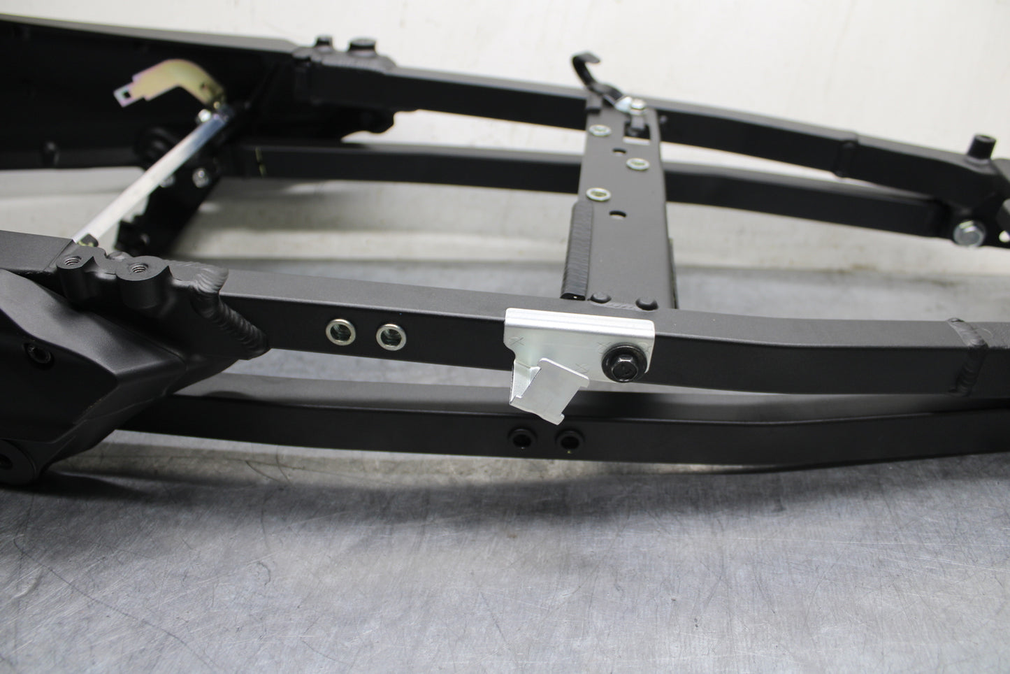 12-25 KAWASAKI NINJA ZX14R NEW!! REAR SUBFRAME BACK SUB FRAME BB757