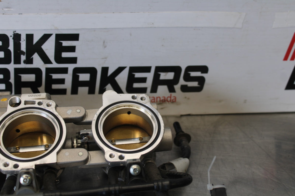20-23 APRILIA RS660 MAIN FUEL INJECTORS / THROTTLE BODIES BB889
