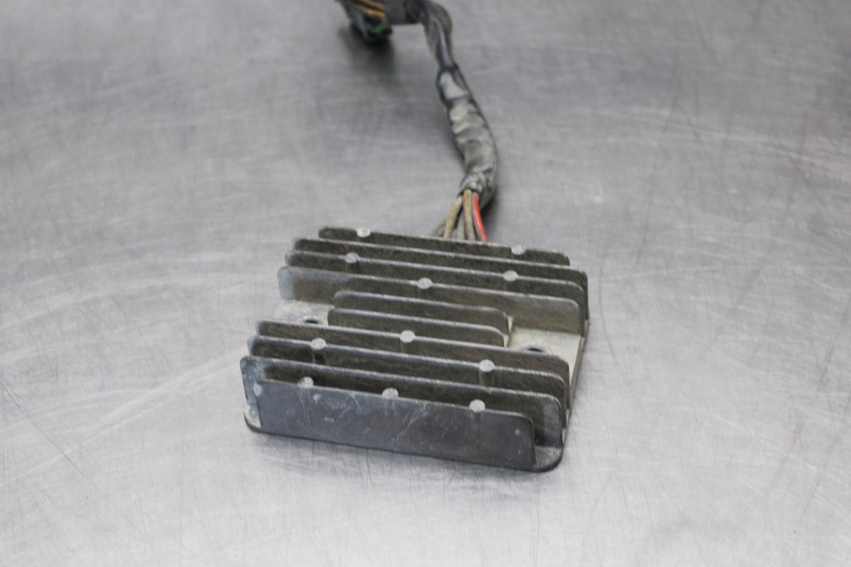 05 DUCATI SUPERSPORT 800 RECTIFIER VOLTAGE REGULATOR BB913