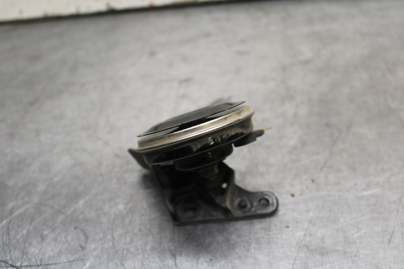 19-24 YAMAHA R3 HORN SIGNAL BB736