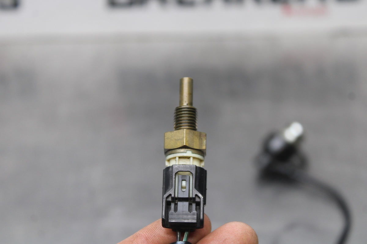 18 YAMAHA YZF R1  ENGINE MOTOR SENSOR SET PAIR BB838
