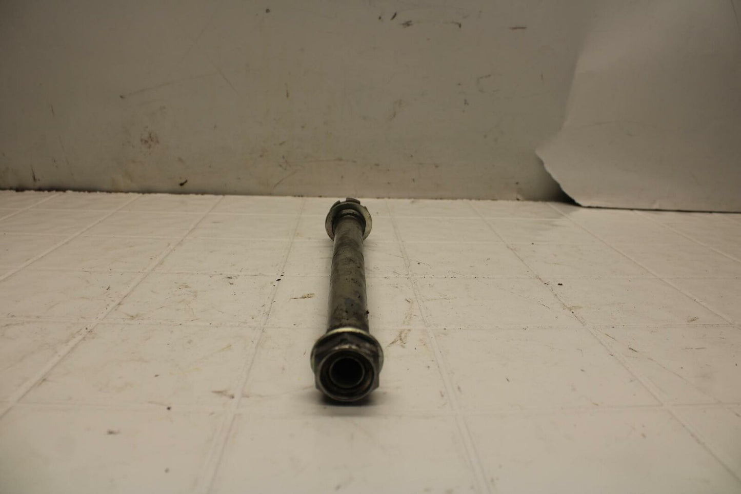 08-16 YAMAHA YZF R6 REAR BACK SWINGARM BOLT SUSPENSION PIVOT AXLE BB406