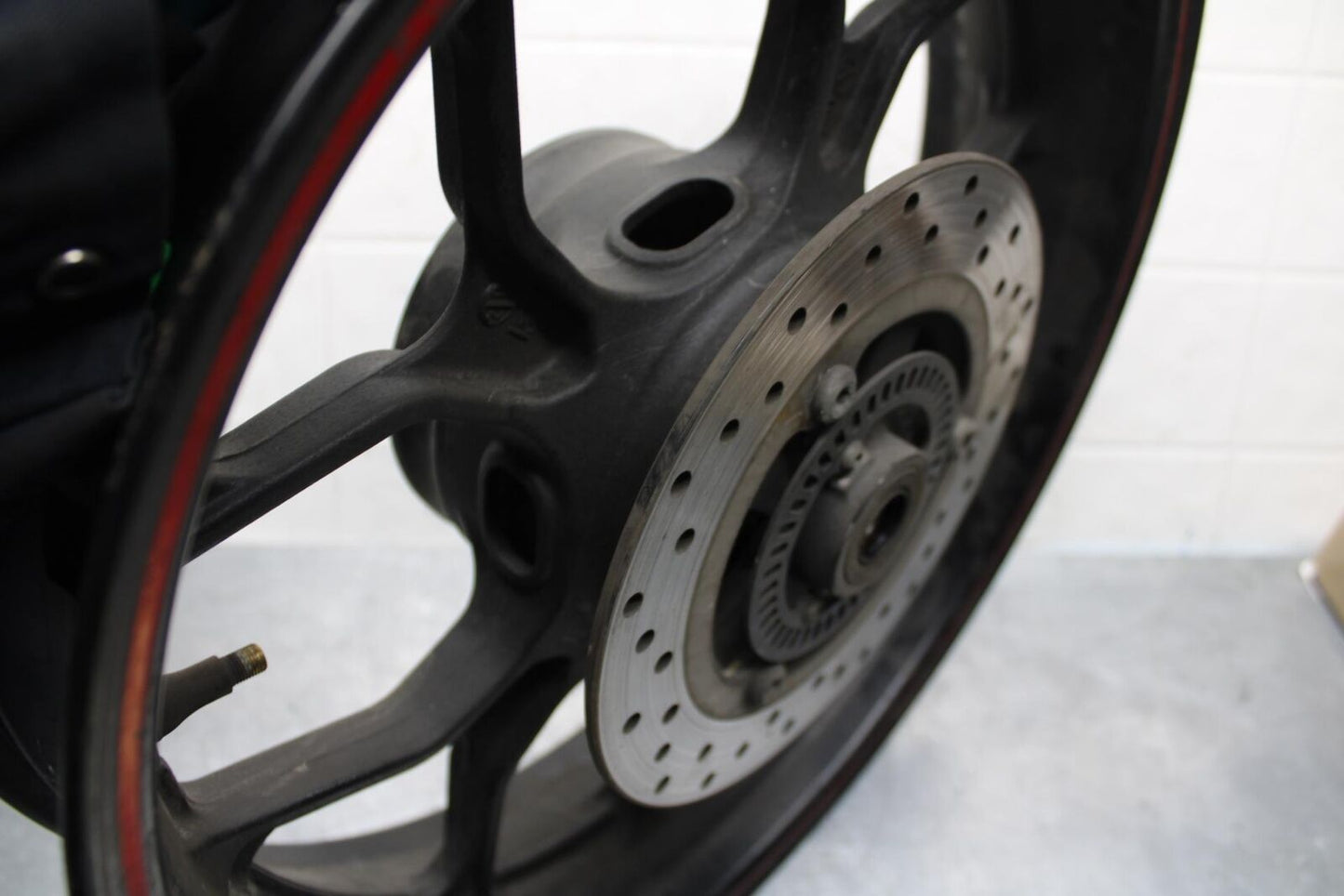 19-21 YAMAHA YZF R3 REAR WHEEL AND ROTOR BACK BRAKE DISC BB588