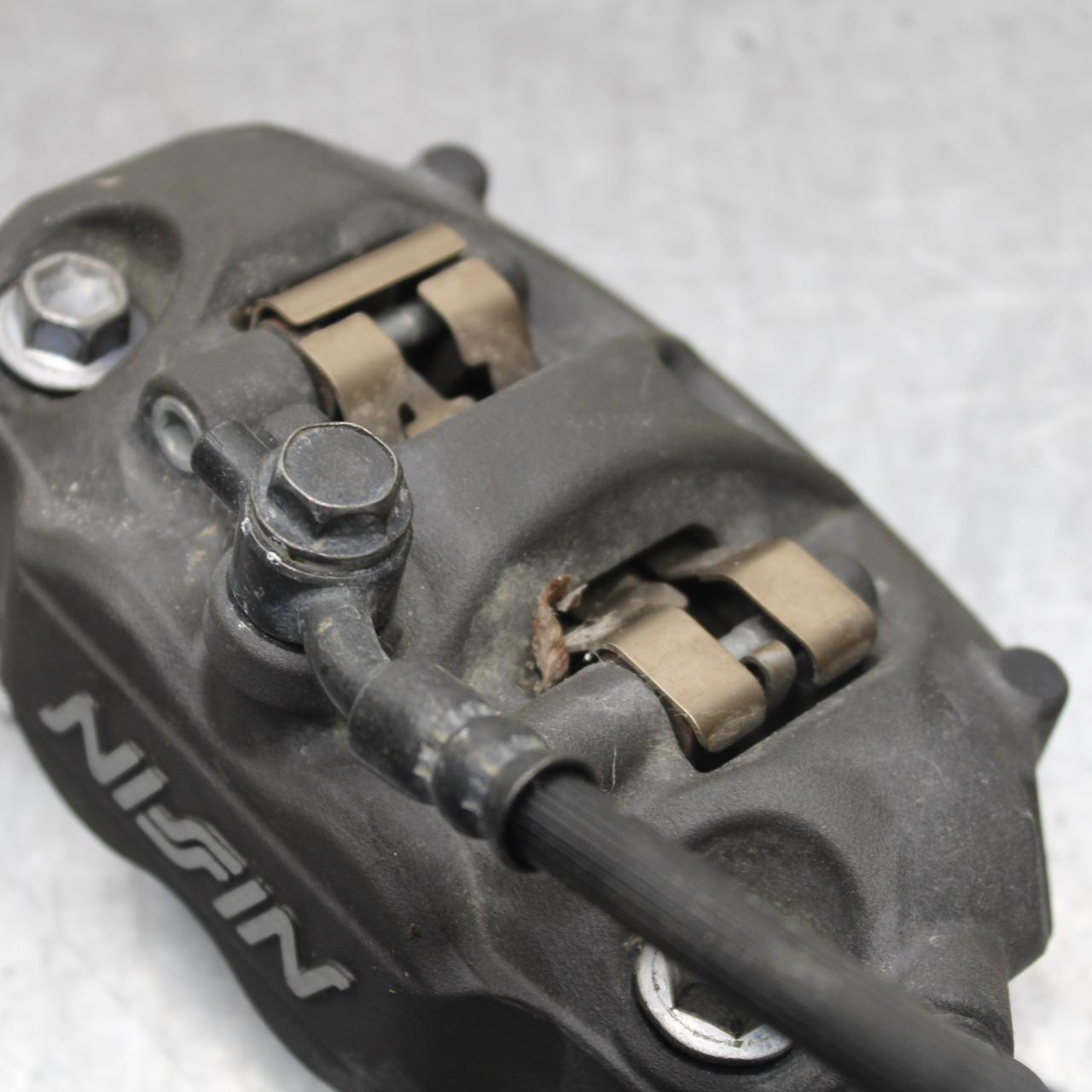 21 KAWASAKI NINJA ZX6R RIGHT LEFT FRONT BRAKE CALIPER SET PAIR CALIPERS BB647