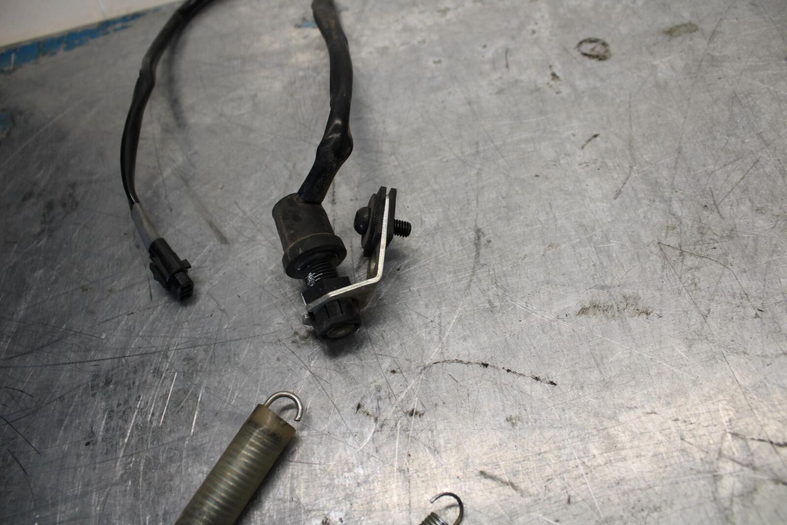 08-16 YAMAHA YZF R6 REAR SPRING BRAKE STOP SWITCH BB436
