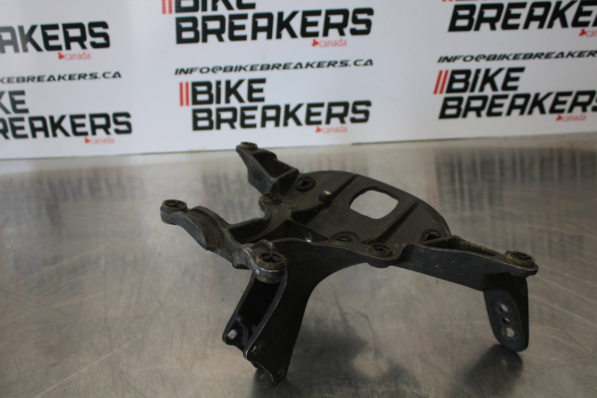 07-08 YAMAHA YZF R1 UPPER FAIRING MIRROR GAUGES STAY BRACKET BB160