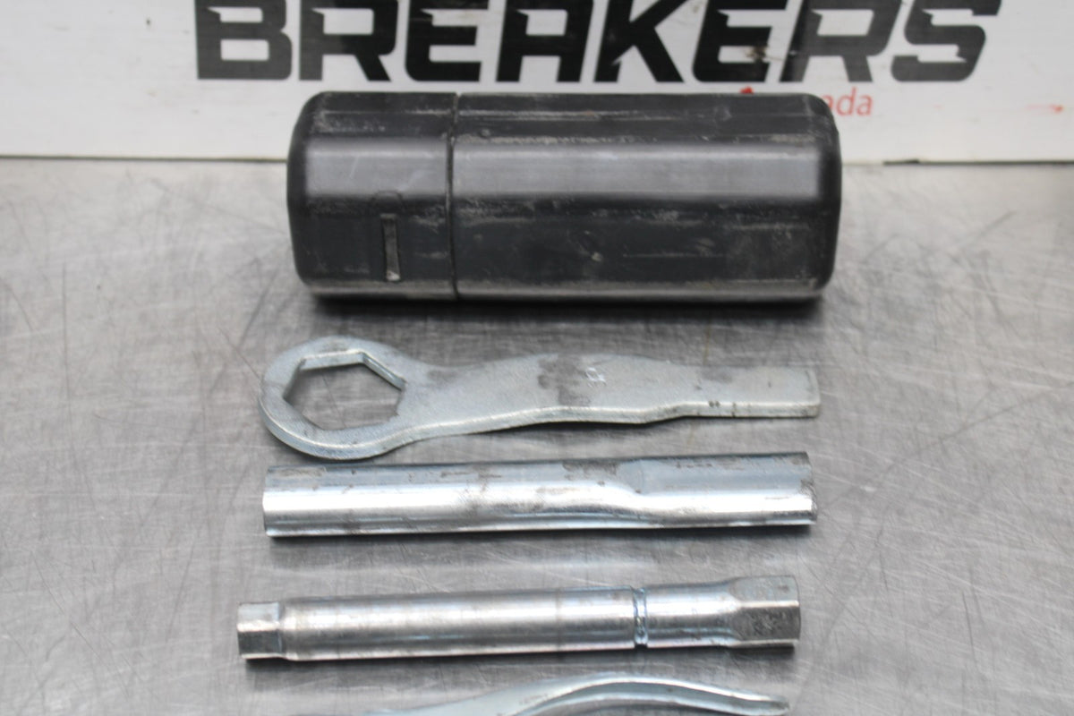 13 YAMAHA YZF R1 STOCK TOOLS OEM TOOL BAG KIT SET BB781