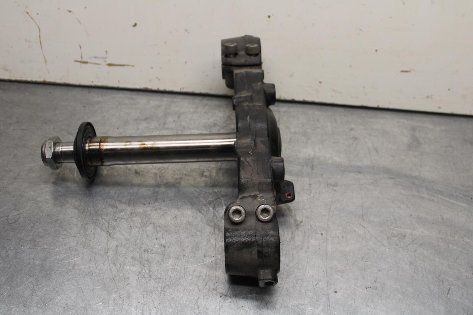 03-08 KAWASAKI VULCAN 1600 FRONT FORKS CLAMP LOWER TRIPLE TREE STEM BB616