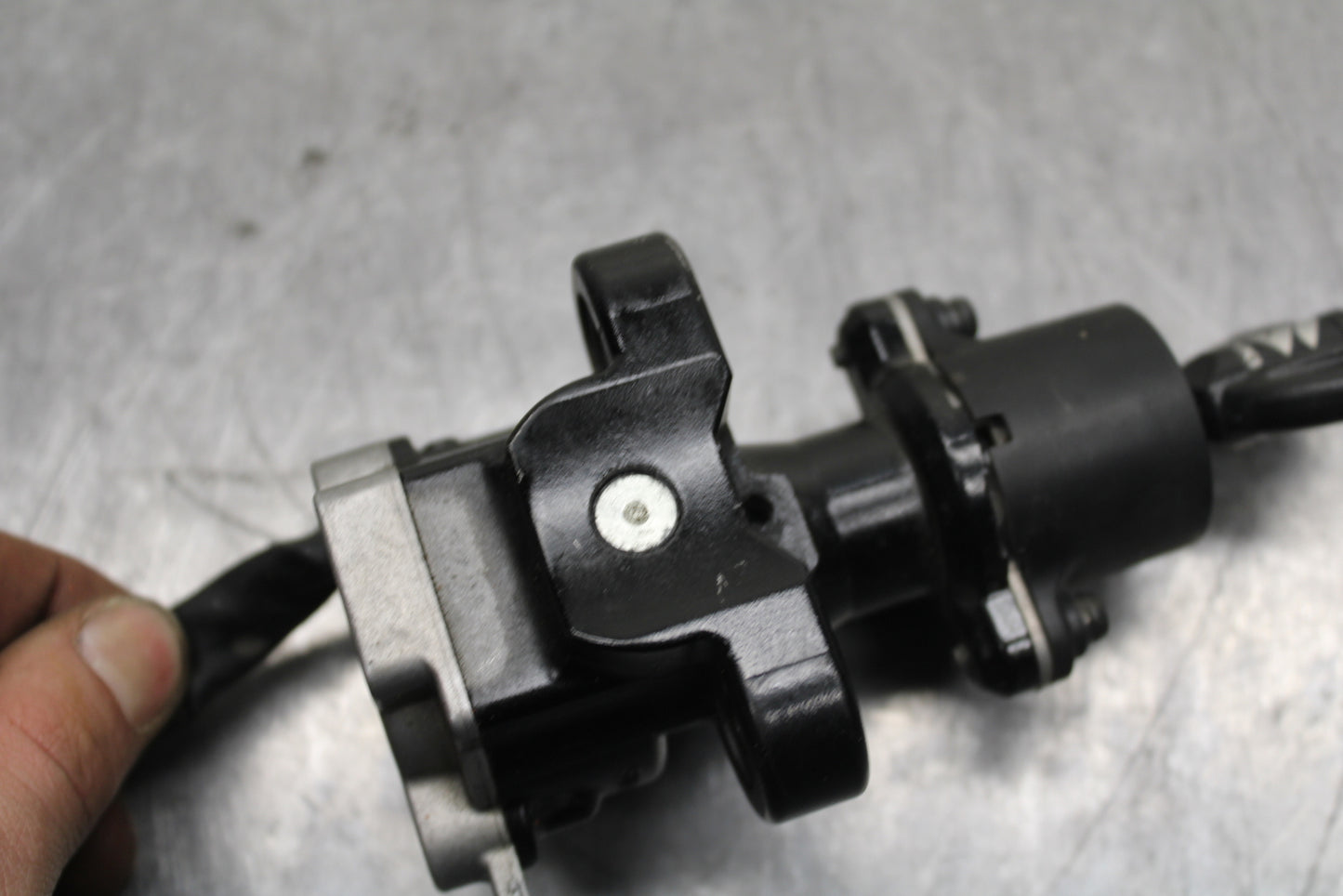 11-17 SUZUKI GSXR600 IGNITION LOCK W KEY BB132