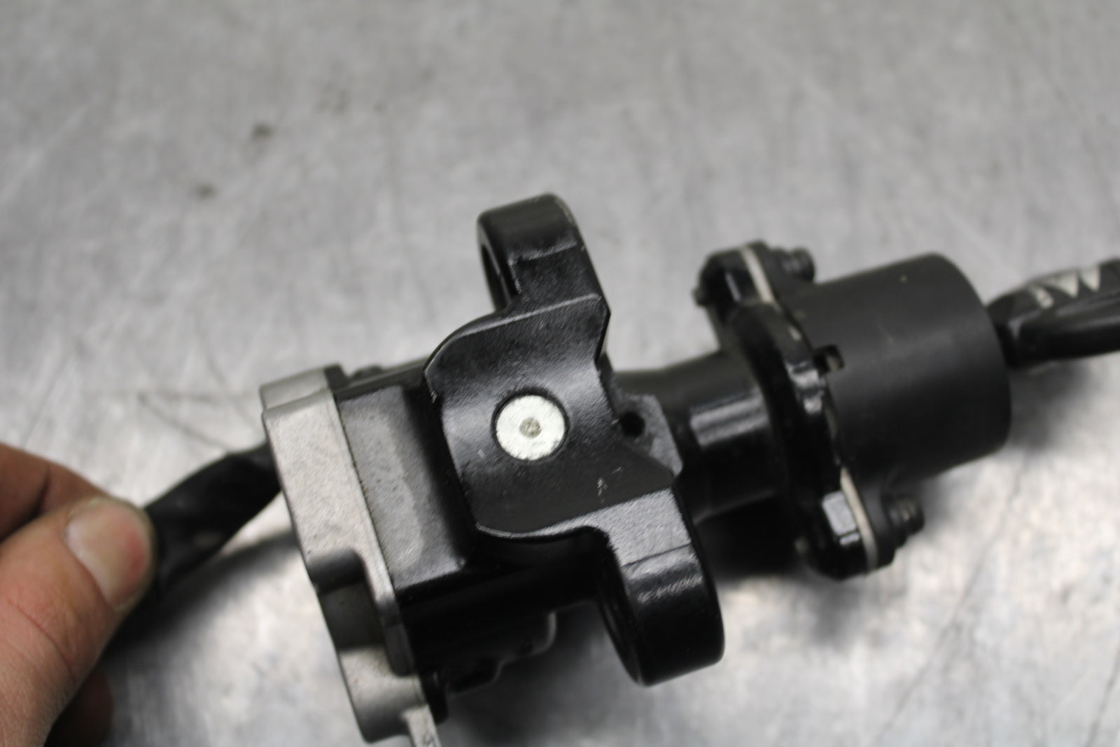 11-17 SUZUKI GSXR600 IGNITION LOCK W KEY BB132