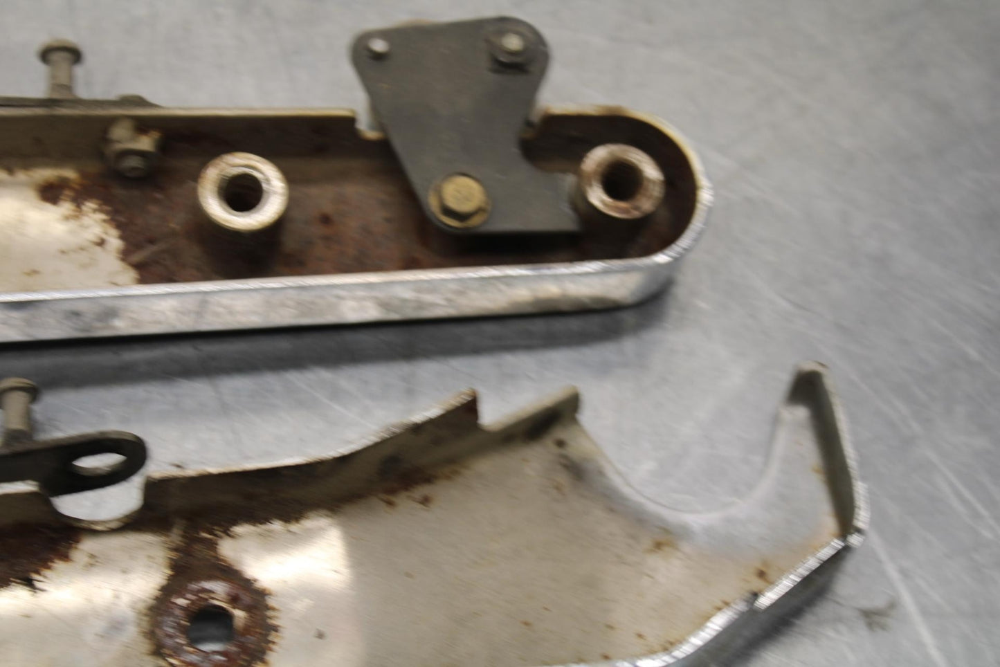 2005 Kawasaki Vulcan 1500 VN1500N Classic REAR BACK FENDER SUPPORT FRAME BB576