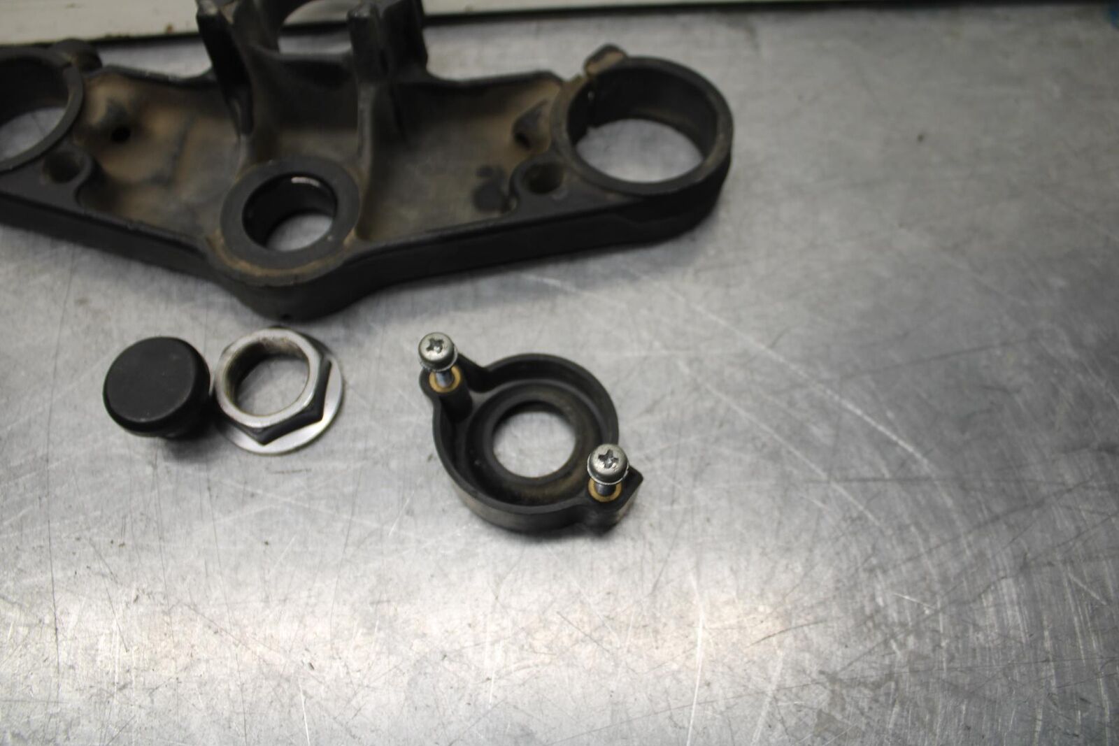 03-04 HONDA CBR600RR FORKS UPPER TRIPLE TREE CLAMP 53300-MEE-000 BB614