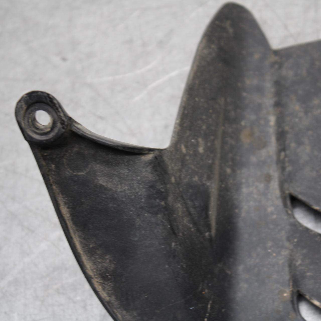 21 KAWASAKI NINJA ZX6R REAR BACK WHEEL TIRE HUGGER FENDER 35023-0171 BB647