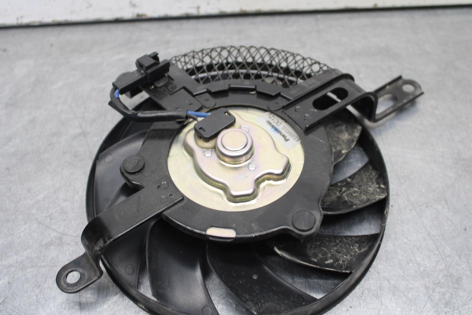 11-23 SUZUKI GSXR 750 ENGINE RADIATOR COOLING FAN BB630