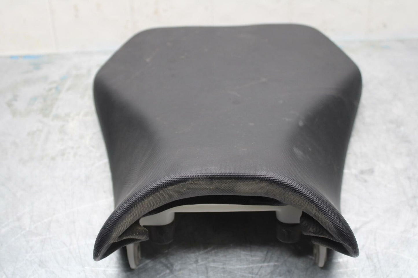 15-21 SUZUKI GSXR600 FRONT DRIVERS SEAT PAD SADDLE PILLION BB418