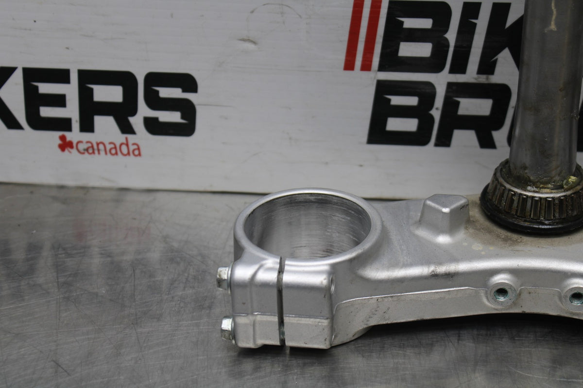 18 YAMAHA SUPER TENERE FRONT FORKS CLAMP LOWER TRIPLE TREE STEM BB832