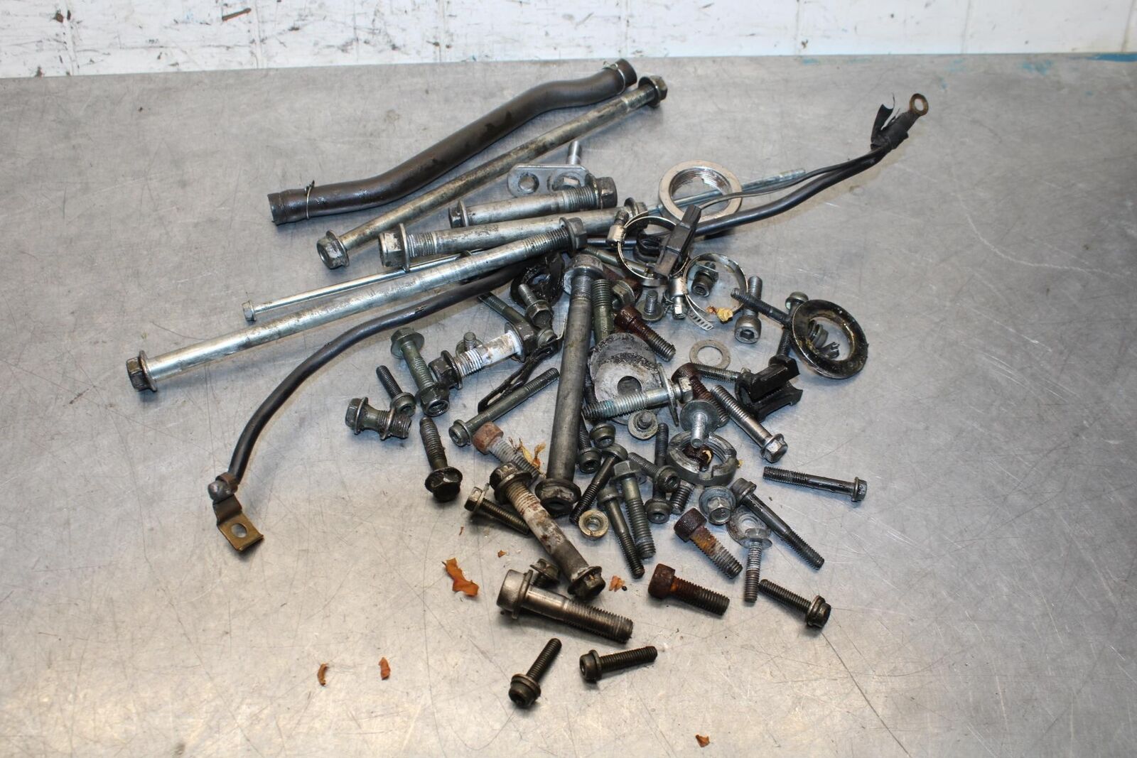2001 Suzuki GSXR750 MISC BOLTS HARDWARE MOTOR SCREWS BB553