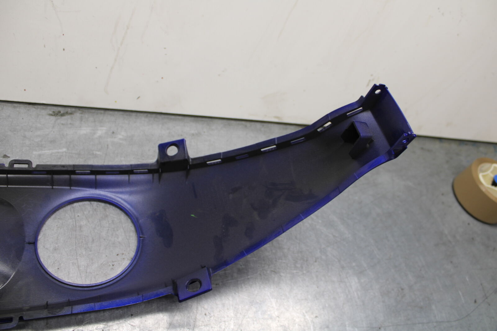 22-23 YAMAHA YZF R7 GAS TANK FUEL CELL COVER FAIRING COWL BB583