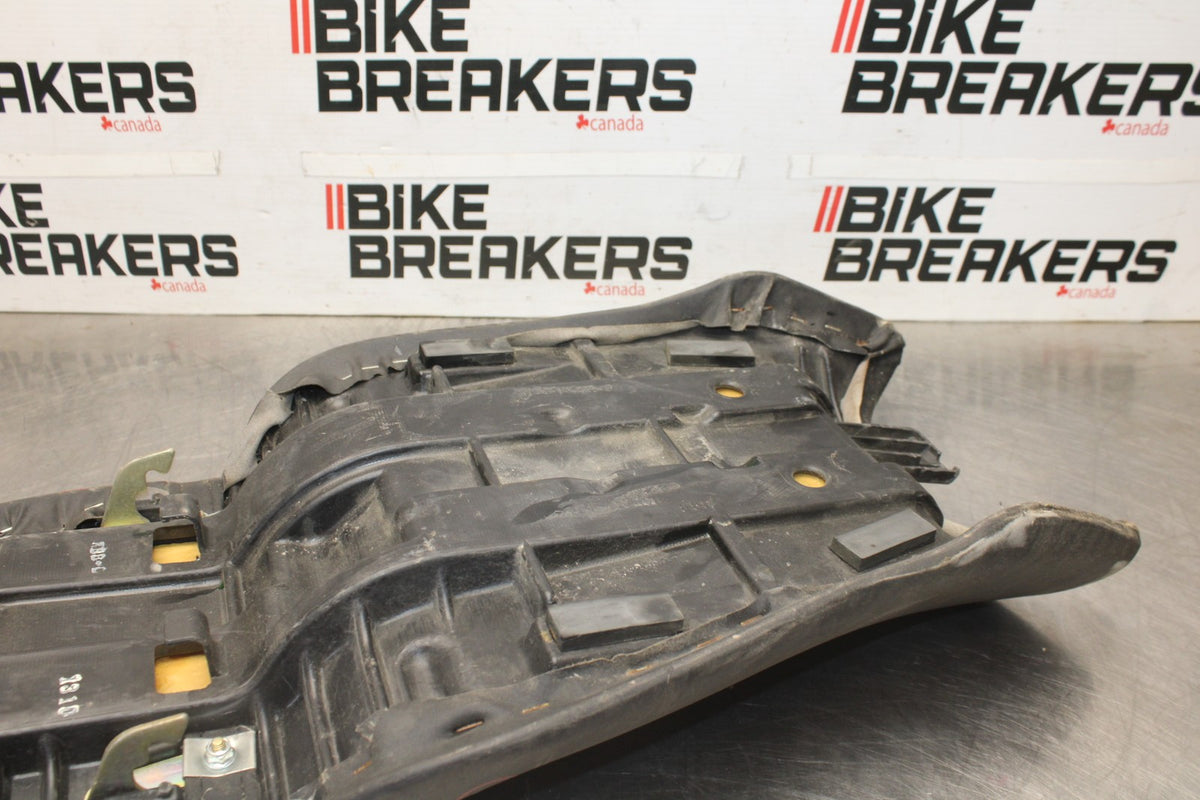 98-05 HONDA SUPER HAWK 1000 VTR1000F FRONT REAR SEAT SADDLE BB924