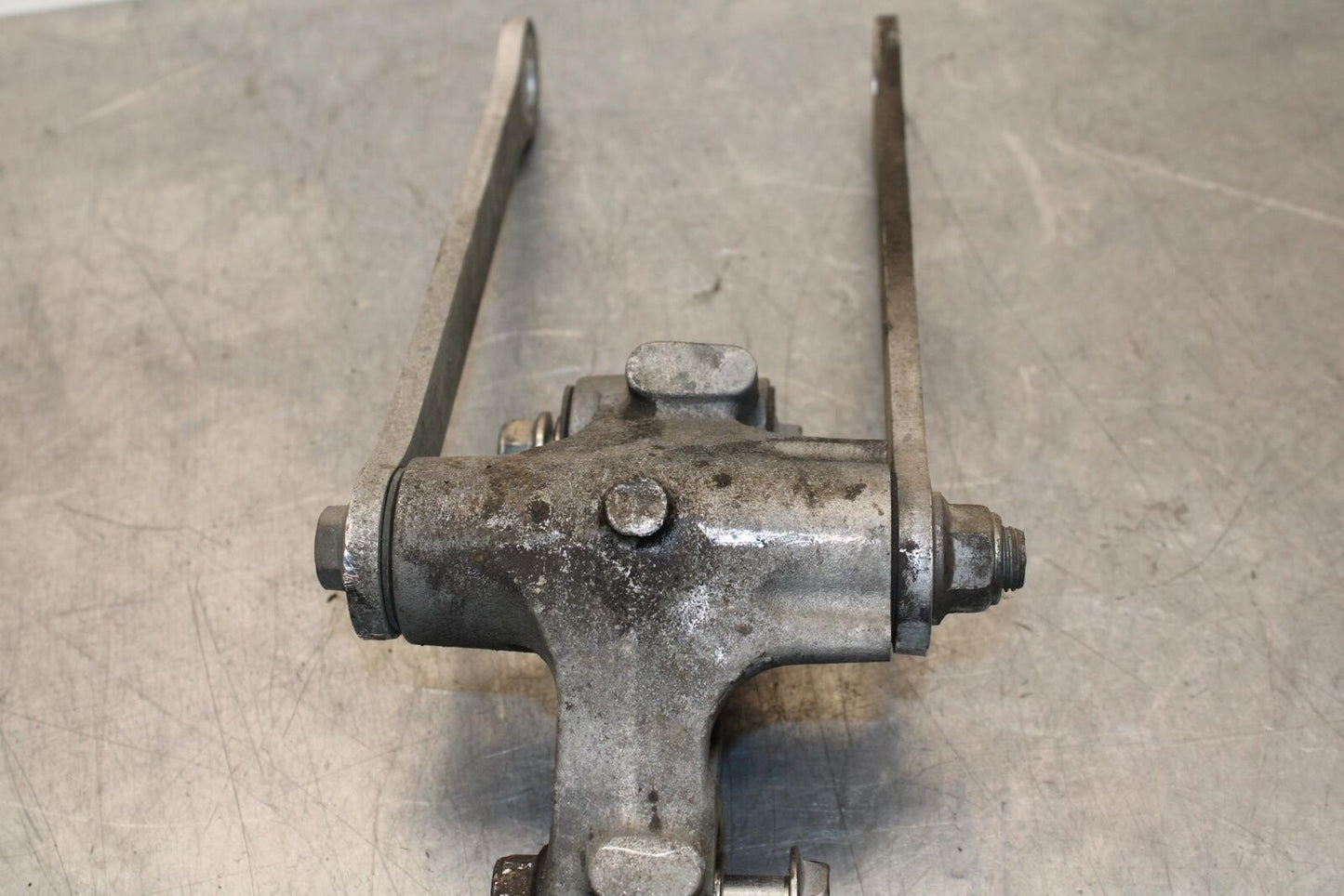 2011 Kawasaki Ninja ZX6R ZX600R REAR DOGBONE SHOCK LINKAGE LINK 39007-0006 BB587