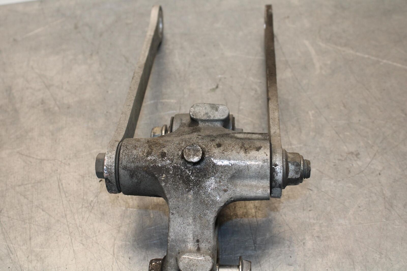 2011 Kawasaki Ninja ZX6R ZX600R REAR DOGBONE SHOCK LINKAGE LINK 39007-0006 BB587