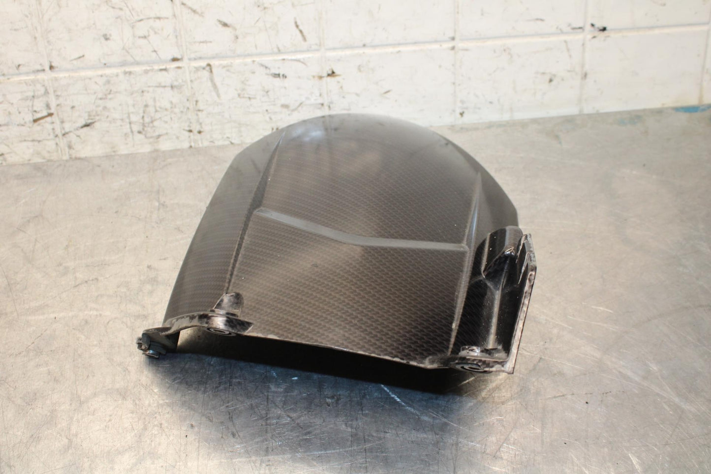 2007 Yamaha YZF R1 REAR BACK WHEEL TIRE HUGGER FENDER 4C8-21650-00-00 BB575
