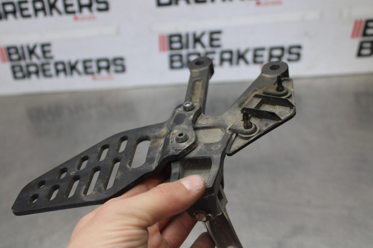 17 YAMAHA YZF R6 LEFT REARSET REAR SET DRIVER FOOT PEG REST STOP BB922