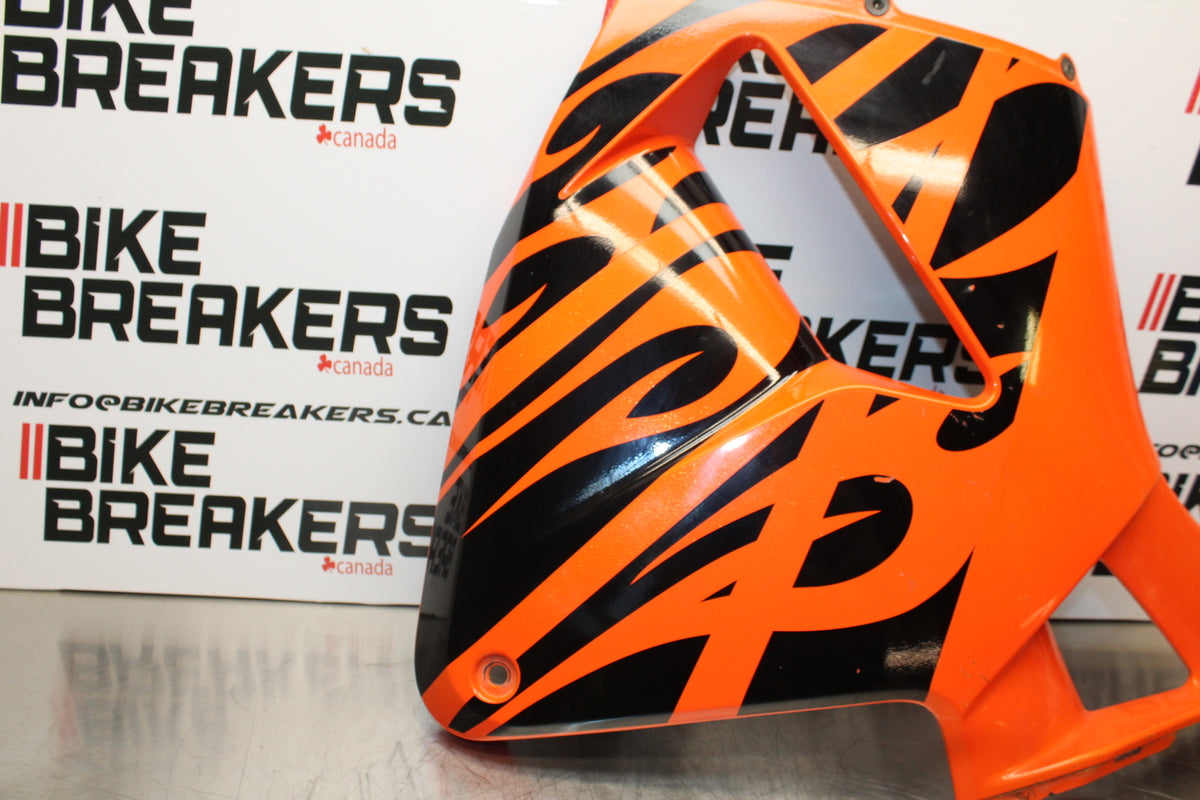 05-06 HONDA CBR600RR RIGHT MID UPPER SIDE FAIRING COWL PLASTIC BB149