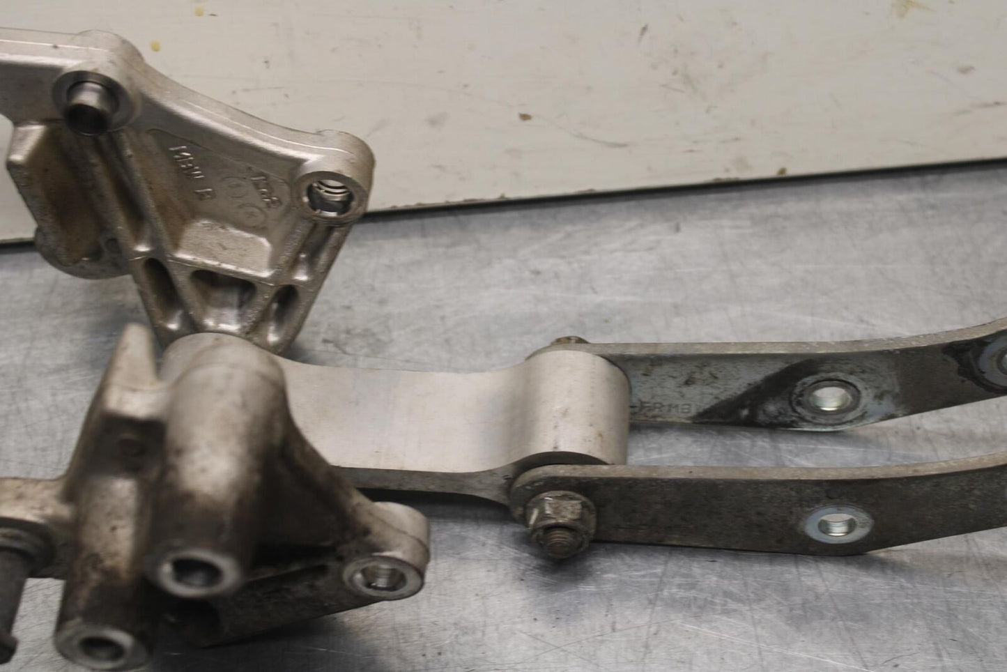 2004 Honda CBR600F4i REAR DOGBONE SHOCK LINKAGE LINK BB606