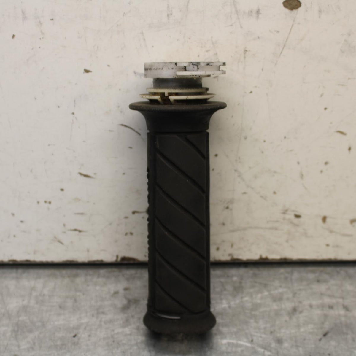 01-03 SUZUKI GSXR600 RIGHT THROTTLE GRIP BB639