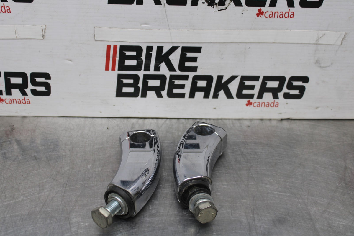 08 YAMAHA V STAR 1100 XVS1100AW CLASSIC HANDLEBAR RISERS BB916