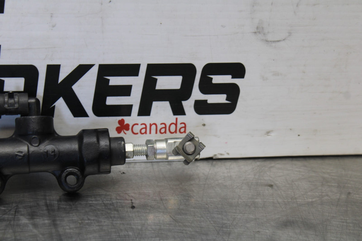 12 TRIUMPH STREET TRIPLE R REAR BACK BRAKE MASTER CYLINDER W RESERVOIR BB914