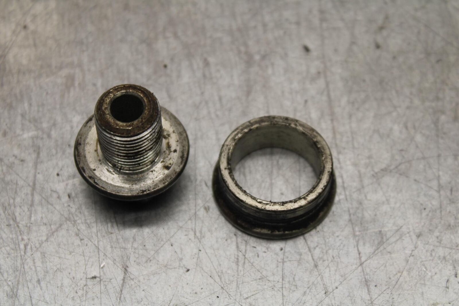 2011 Suzuki GSXR1000 FRONT WHEEL RIM AXLE PIVOT BOLT 54711-41G10 BB96