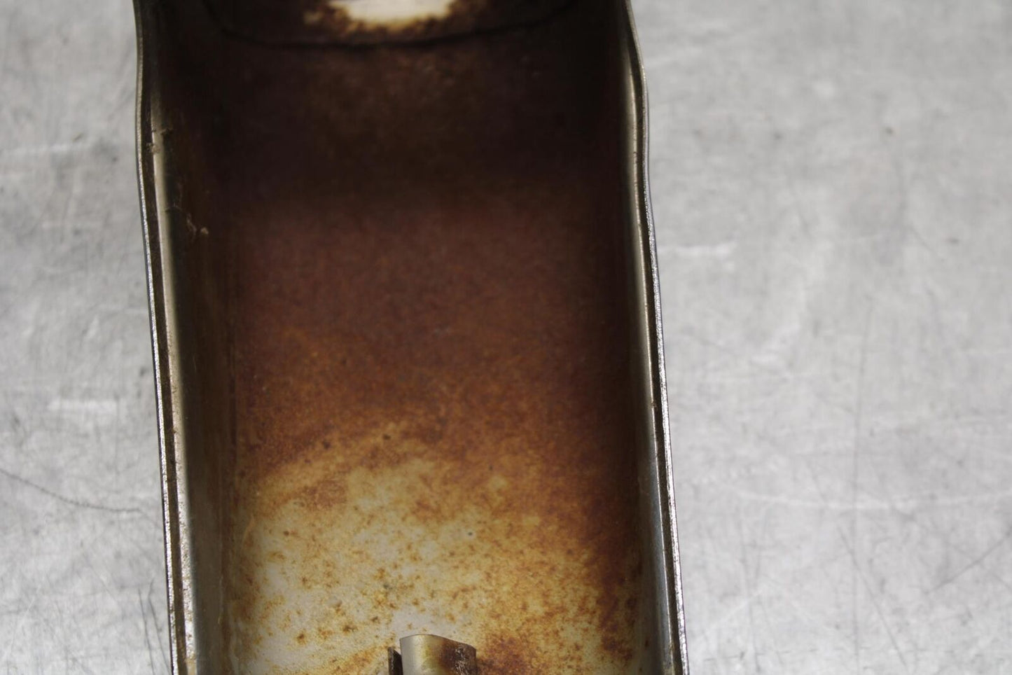 75 SUZUKI GT 550 REAR BACK TAIL LIGHT MOUNT BRACKET BB67