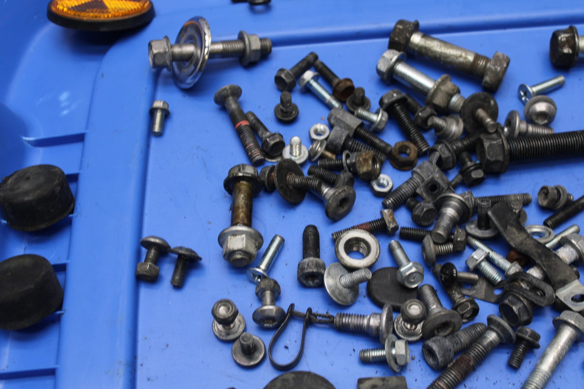 09 KAWASAKI NINJA 250R BOLTS HARDWARE MOTOR SCREWS BB824