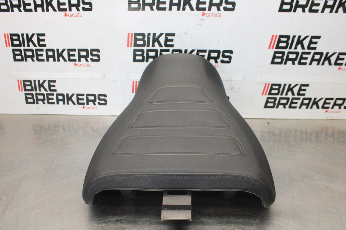 22 HARLEY-DAVIDSON PAN AMERICA 1250 FRONT DRIVERS SEAT PAD SADDLE PILLION BB910