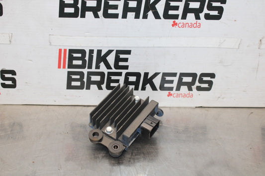 23 KAWASAKI Z900RS RECTIFIER VOLTAGE REGULATOR BB935