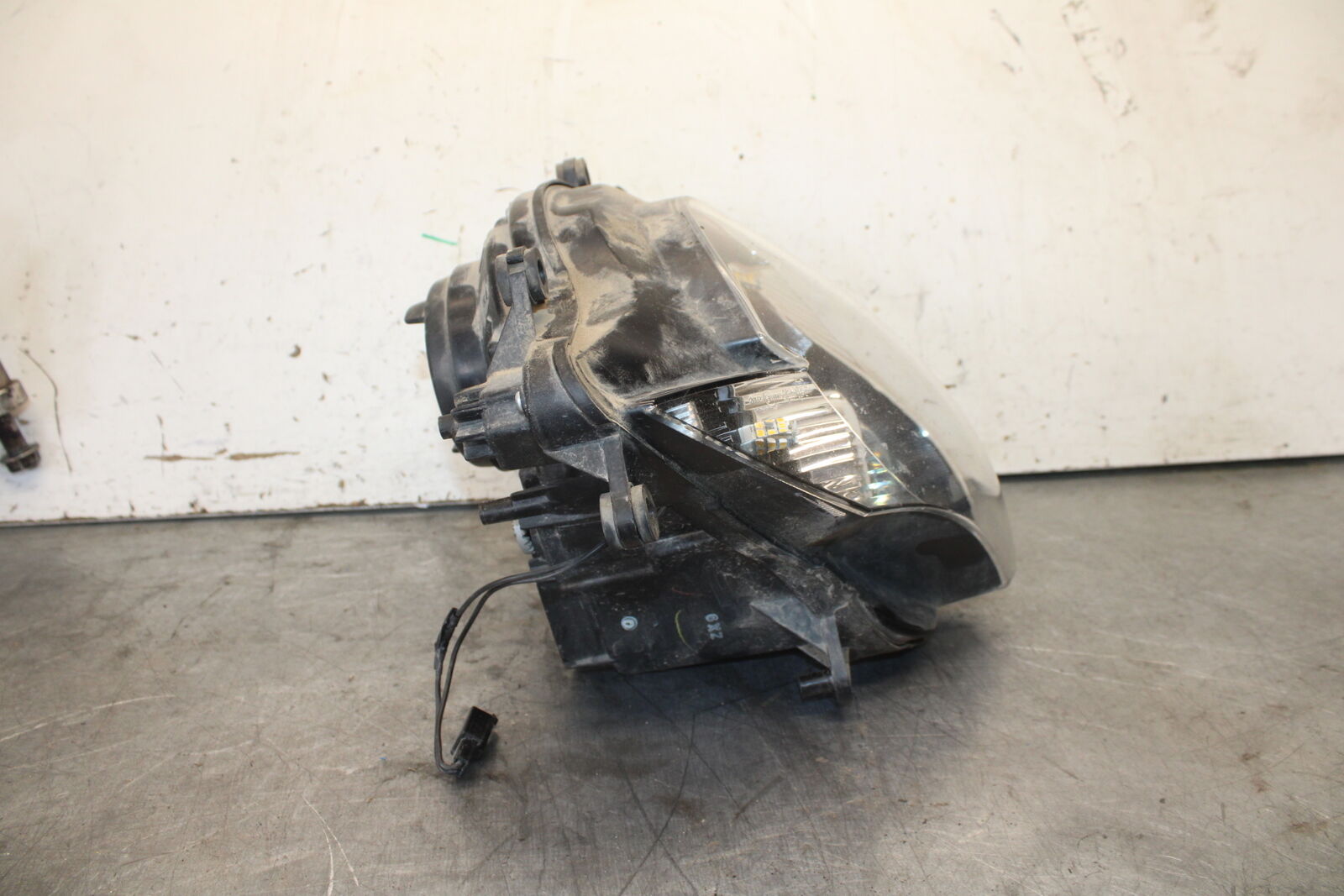 06-07 SUZUKI GSXR 600 FRONT HEADLIGHT HEAD LIGHT LAMP BB694