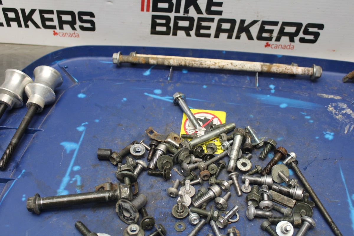 06 SUZUKI SV650S MOUNTING BOLTS HARDWARE MOTOR SCREWS BB783