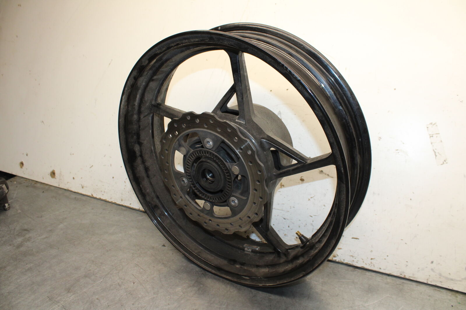 19-22 KAWASAKI Z400 REAR WHEEL BACK RIM BB738