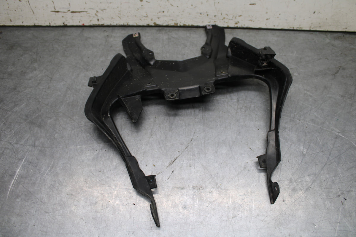 24-25 KAWASAKI NINJA ZX6R CENTER REAR BACK TAIL FAIRING COWL BB726