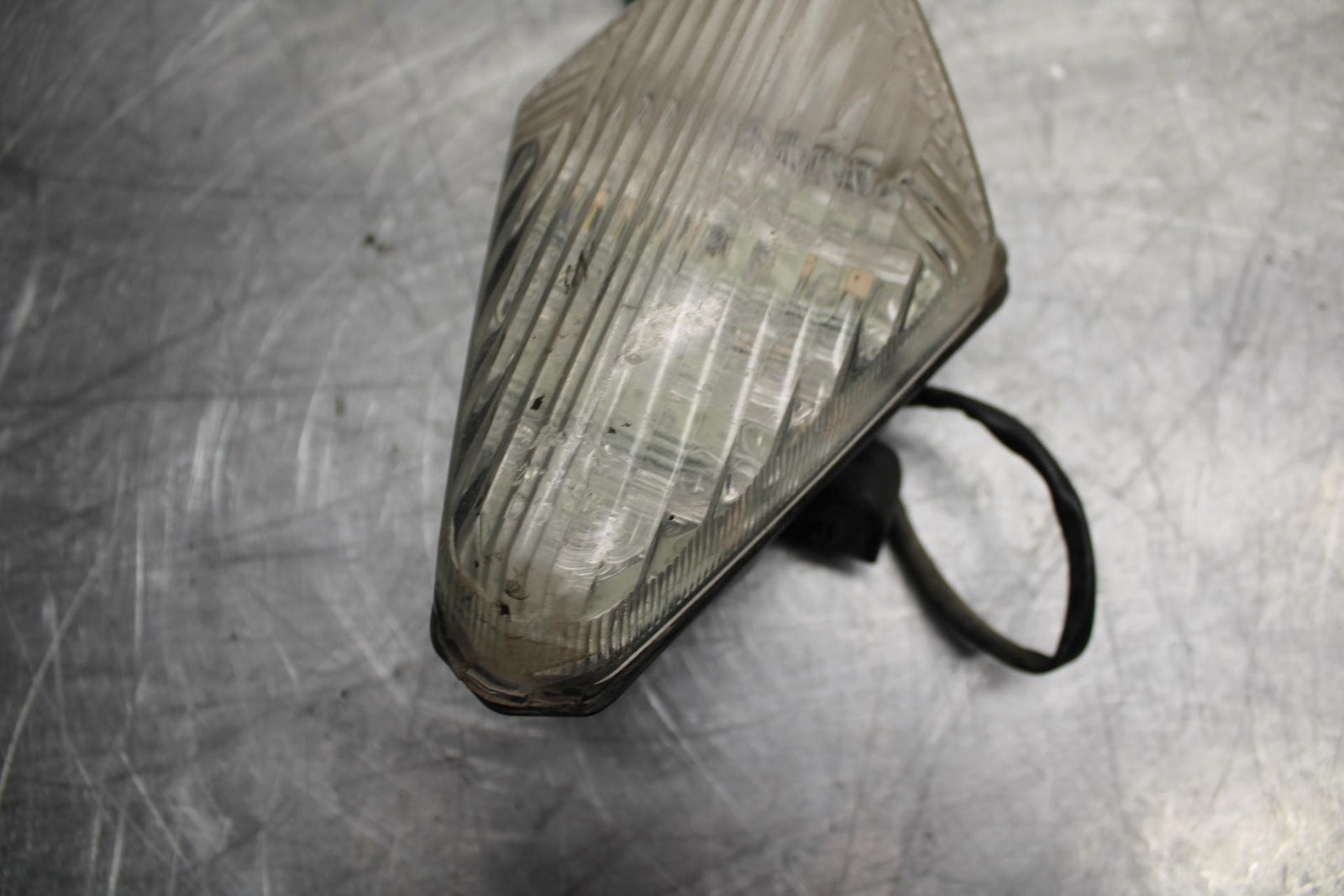  07-08 YAMAHA YZF R1 REAR TAIL TAILLIGHT BACK BRAKE LIGHT 4C8-84710-10-00 BB483